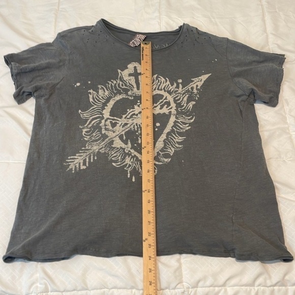 Magnolia Pearl Sovereign Heart T-shirt - Picture 7 of 9